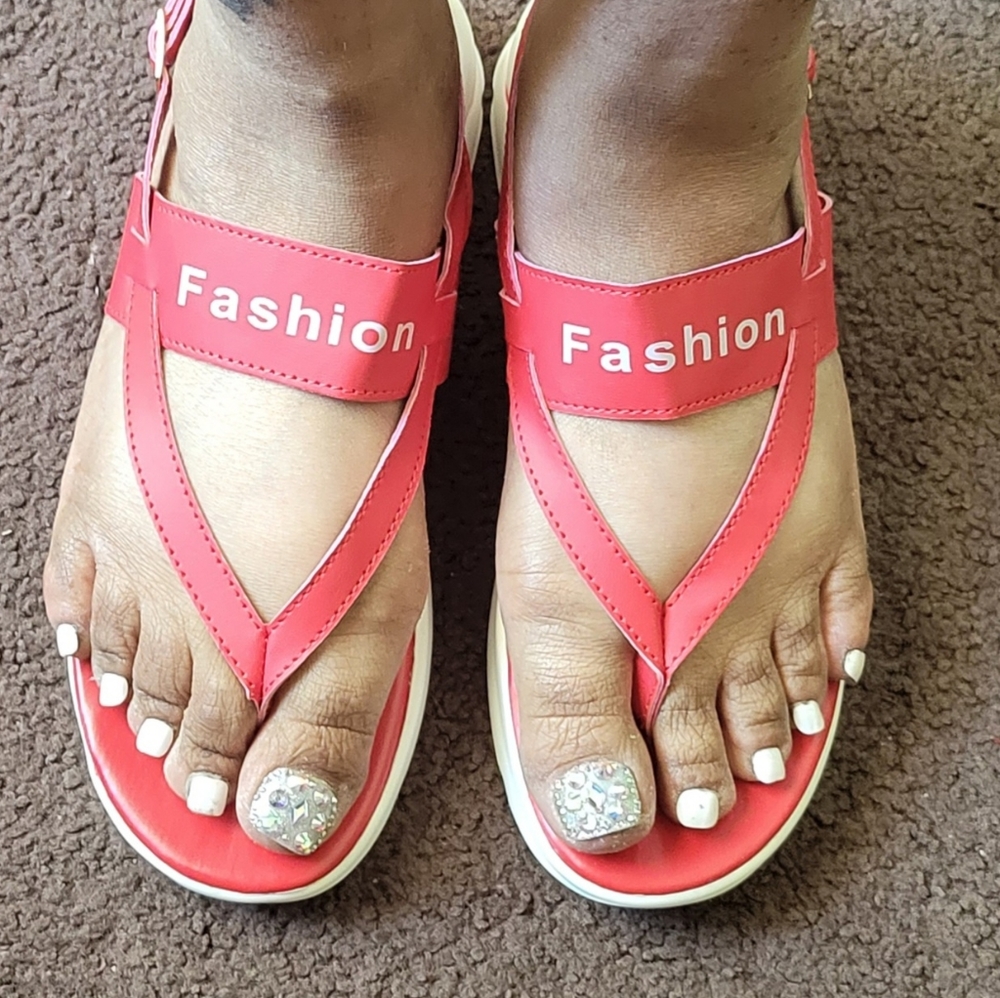 RED THONG PLATFORM SANDALS